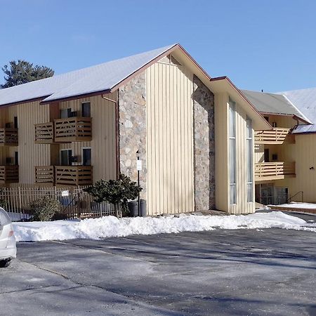 Iron Horse Inn Simsbury Exterior foto